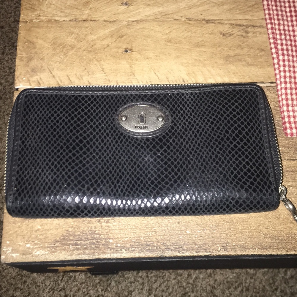 Fossil wallet